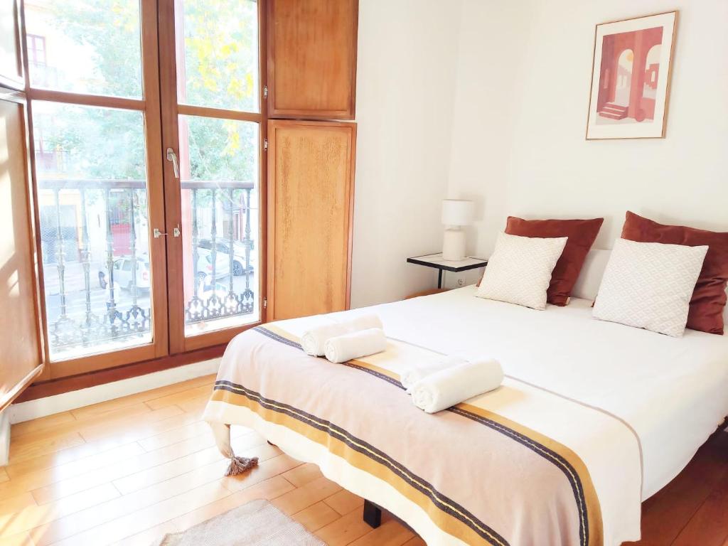 HomeySeville-Special Apartment Arenal 6 pax, Parking Optional - 3