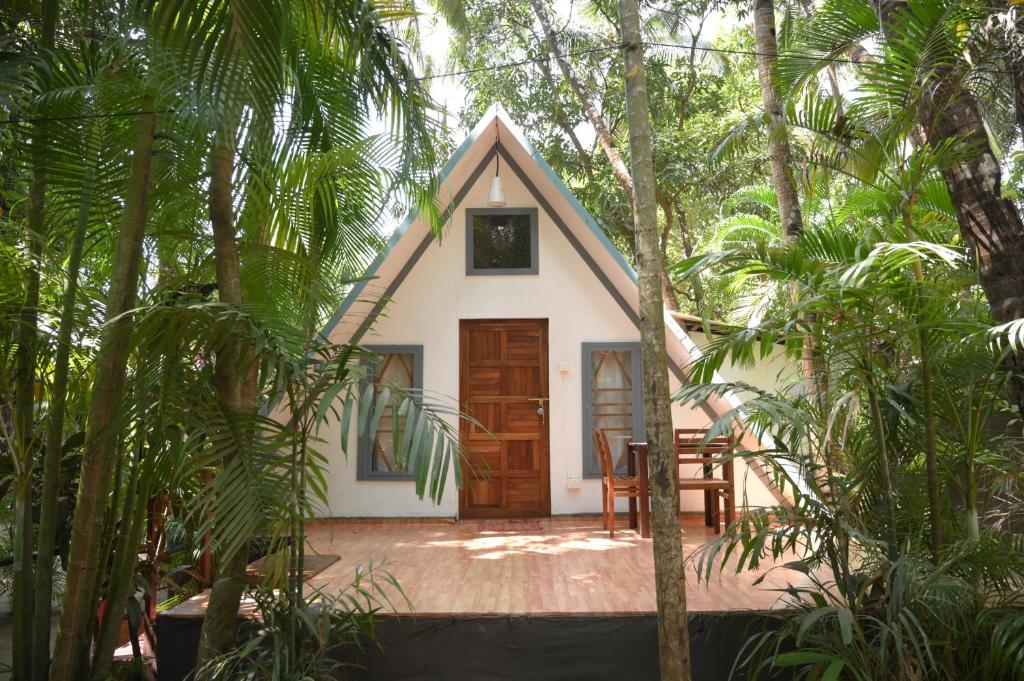 Temple Garden Seaside Cottages — Hotel in Goa