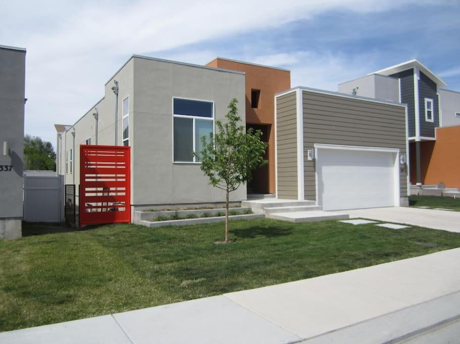 Central location close to Downtown and Mountain Views, South Salt Lake