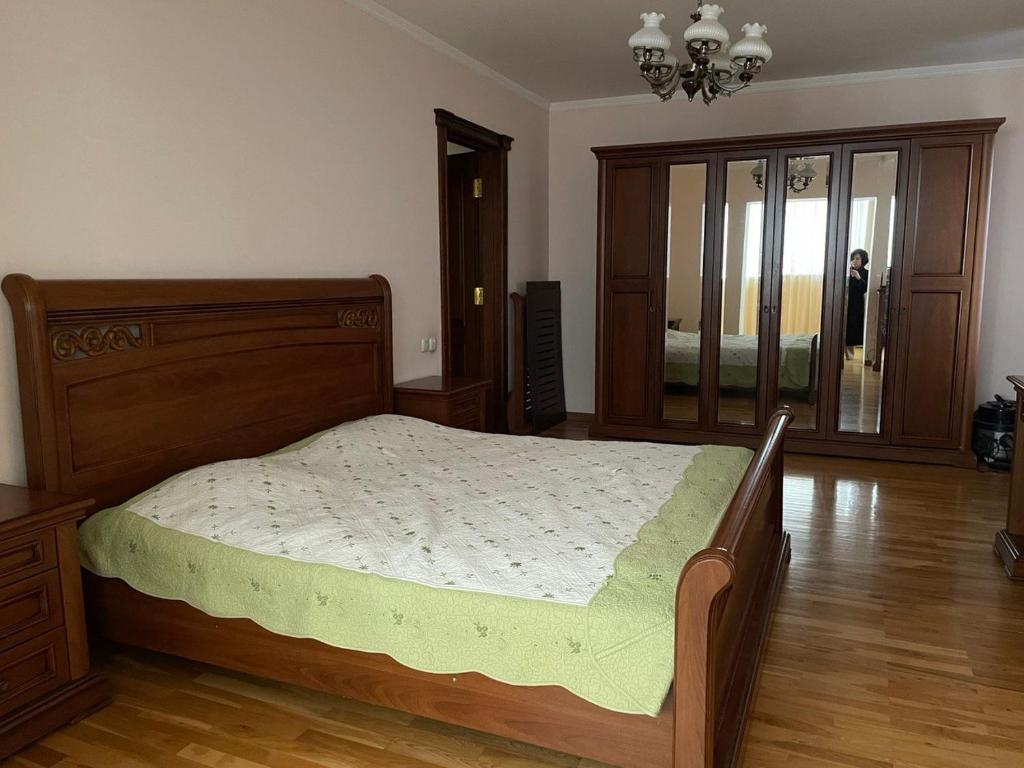 4-room apartment in the center of Tashkent photo