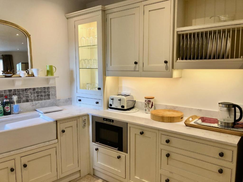 Lauras Townhouse Apartments Lansdown Slope Townhouse 전경