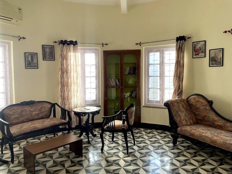 Lovely 4 bedroom condo — Hotel in Kolkata