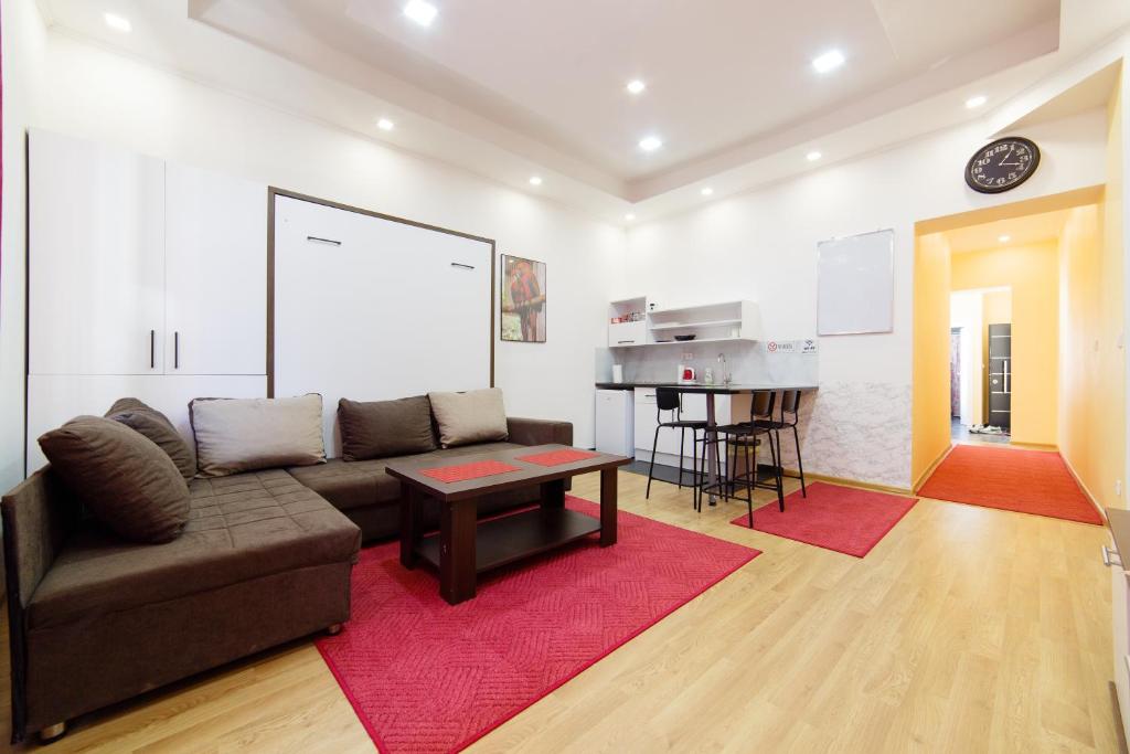 FG Apartments - 1