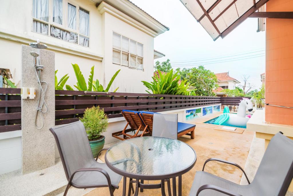 Sea eagle pool villa photo