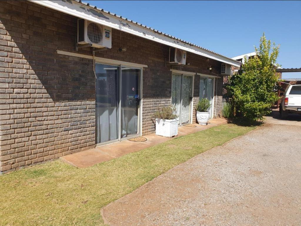 Chrisand Guesthouse photo