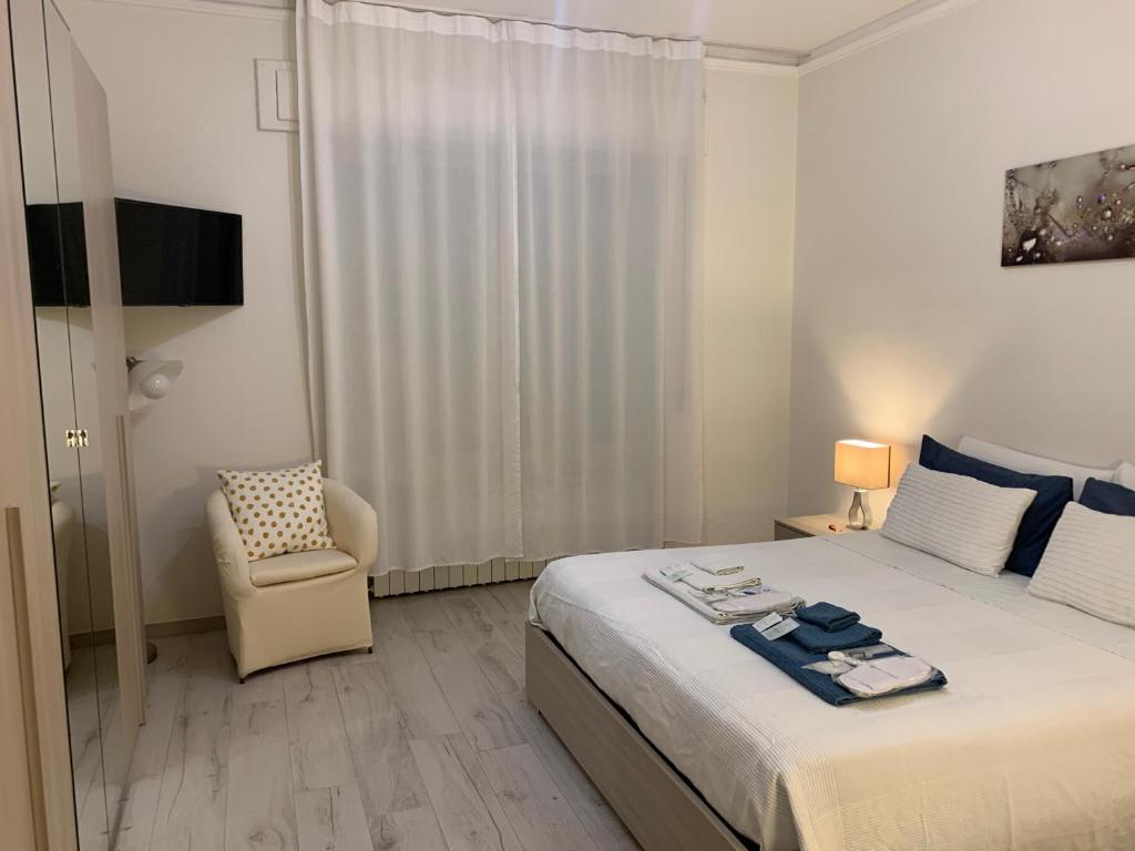 Pisa Train Station Guest House - 1