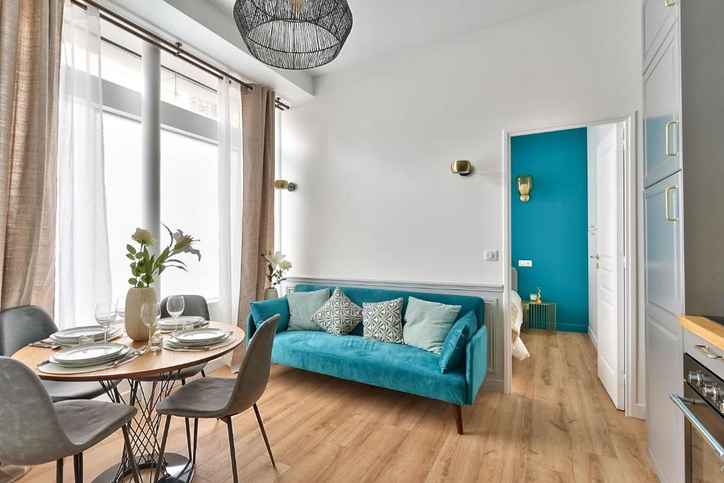 NEW ! Outstanding 2BR & 1BR Apt in Paris 15 - 2