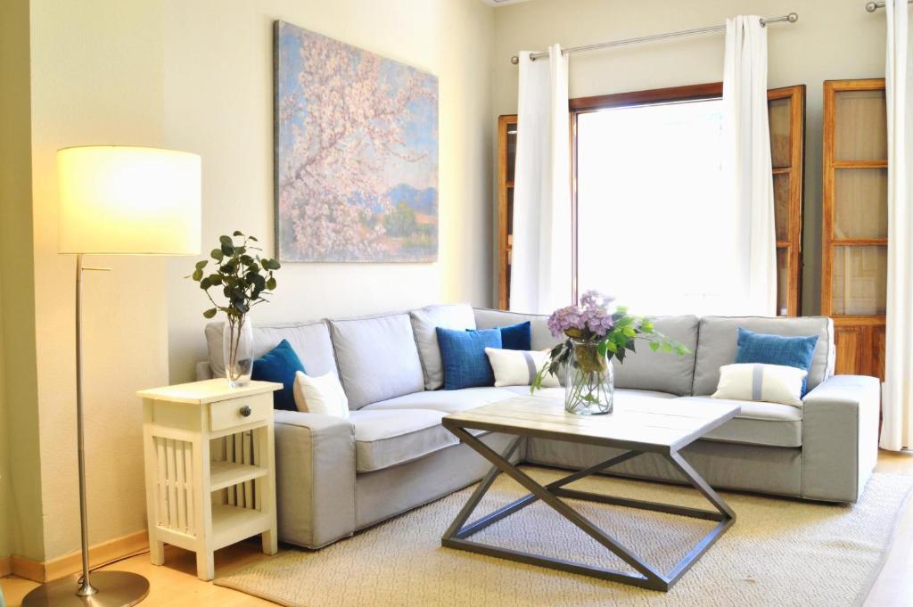 HomeySeville-Penthouse Cathedral Tomas de Ibarra St 6 pax, Parking Optional - 2