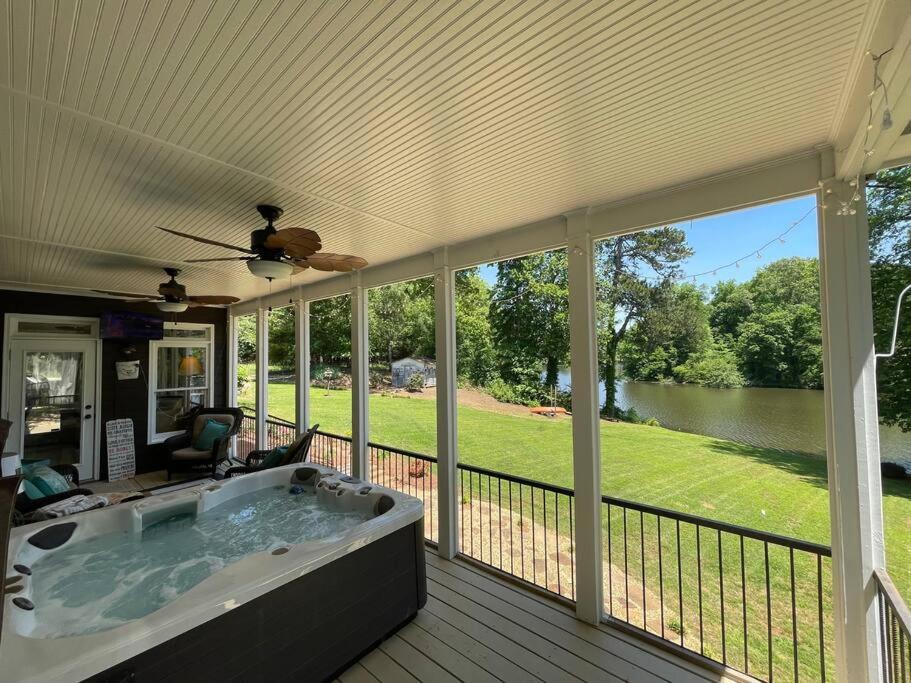 The Retreat at Twin Lakes
