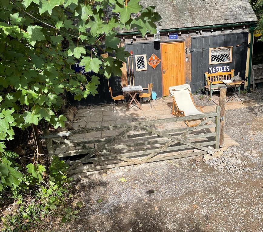 Remarkable Boultons Barn with hot tub