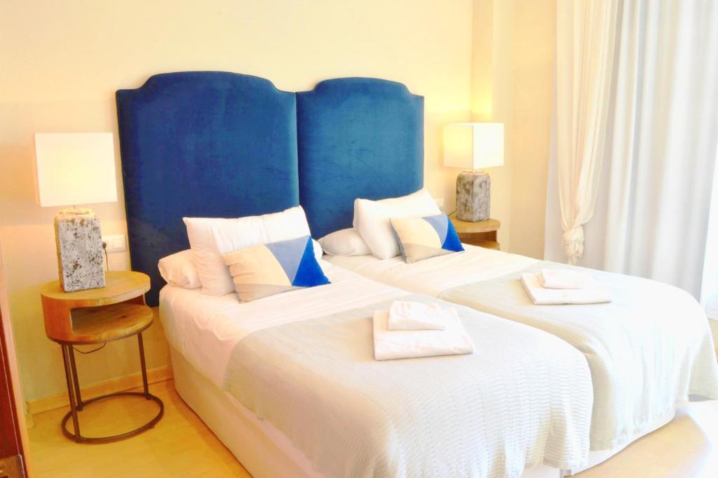 HomeySeville-Penthouse Cathedral Tomas de Ibarra St 6 pax, Parking Optional - 4