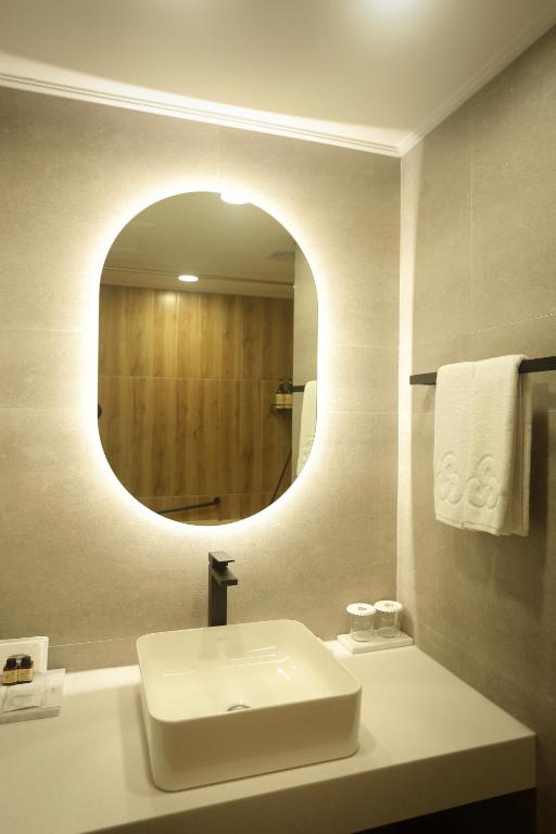 Gumi Century Hotel photo
