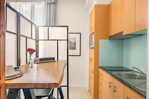 Roma studio apartment in Collins Street photo