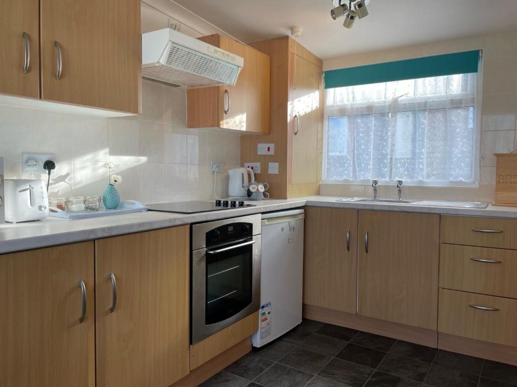 Idyllic Entire Chalet in Bideford Bay Holiday Park near Clovelly photo 5