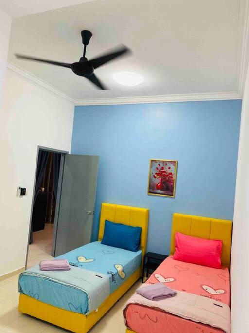 THE GREEN-SEMENYIH HOMESTAY FAMILY SUITES 8-10 PAX photo