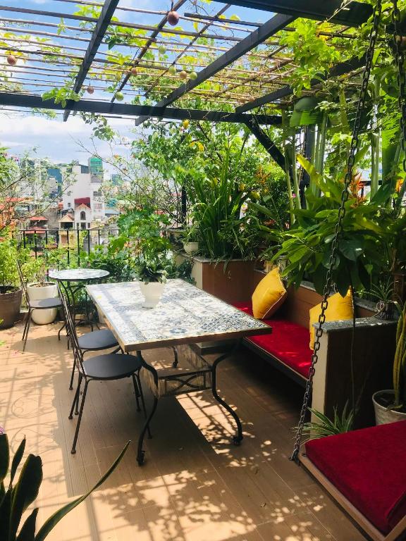 Chez Madame Binh