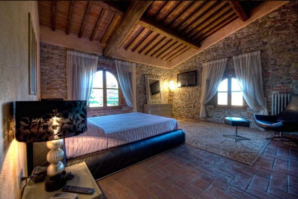 Room in BB - Room overlooking the vineyards and Florence