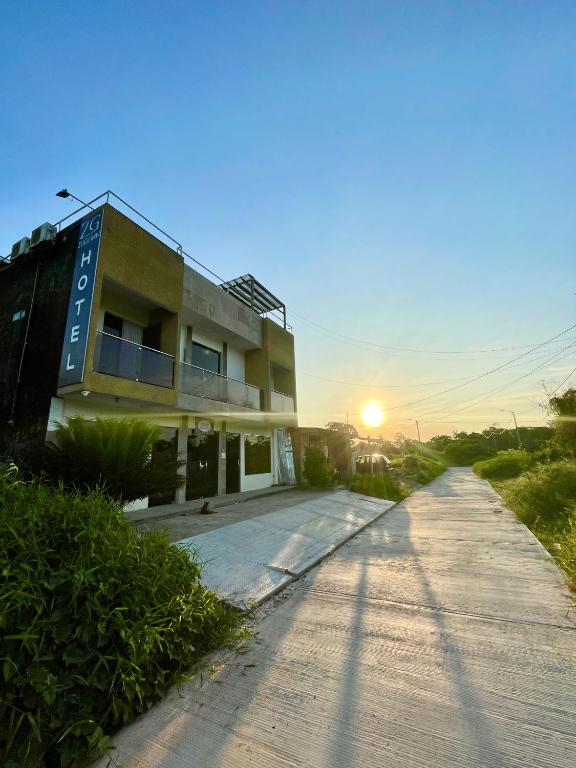 ZUGI INN HOTEL photo