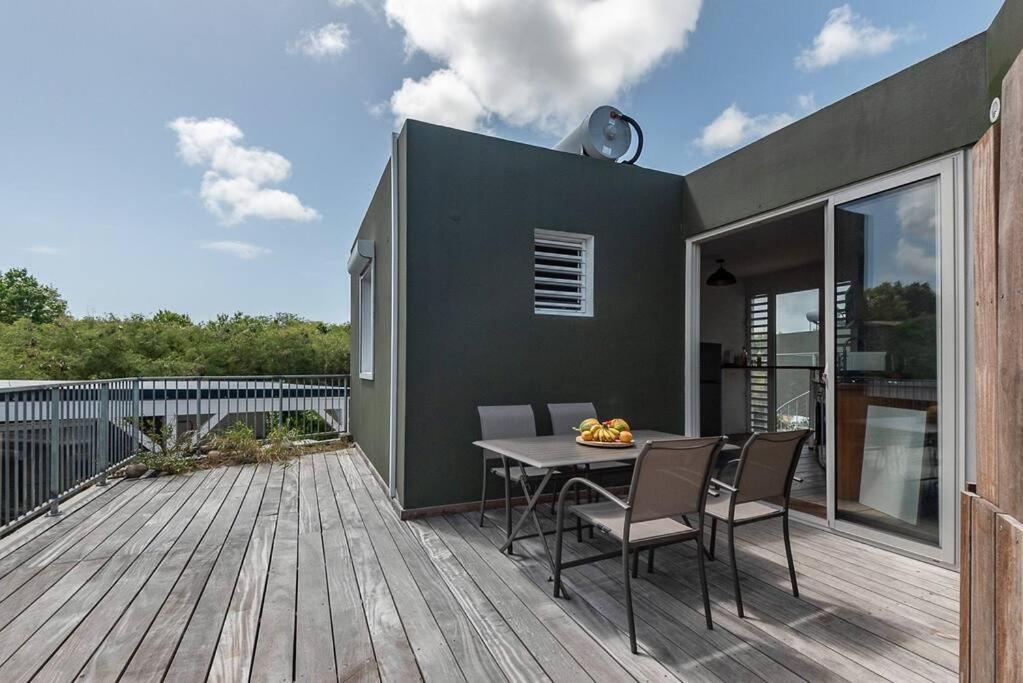 T2 chaleureux & piscine en pleine nature, Petit-Canal