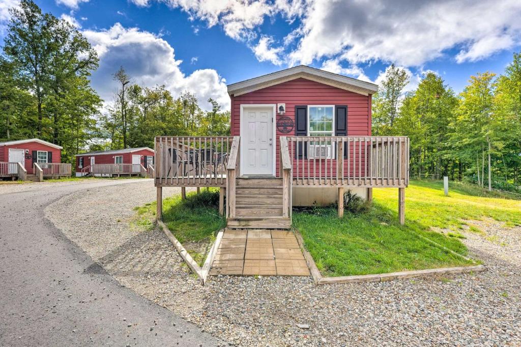 Cassopolis Cabin with Lake and Fishing Access!, Cassopolis