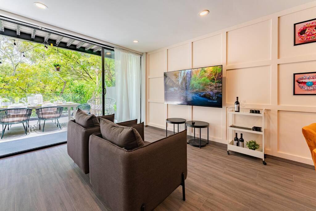 Modern apt w/balcony, pingpong table, roof top,gym - 5