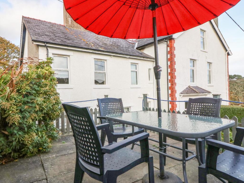 2 Argoed, Llanbedrog photo 4