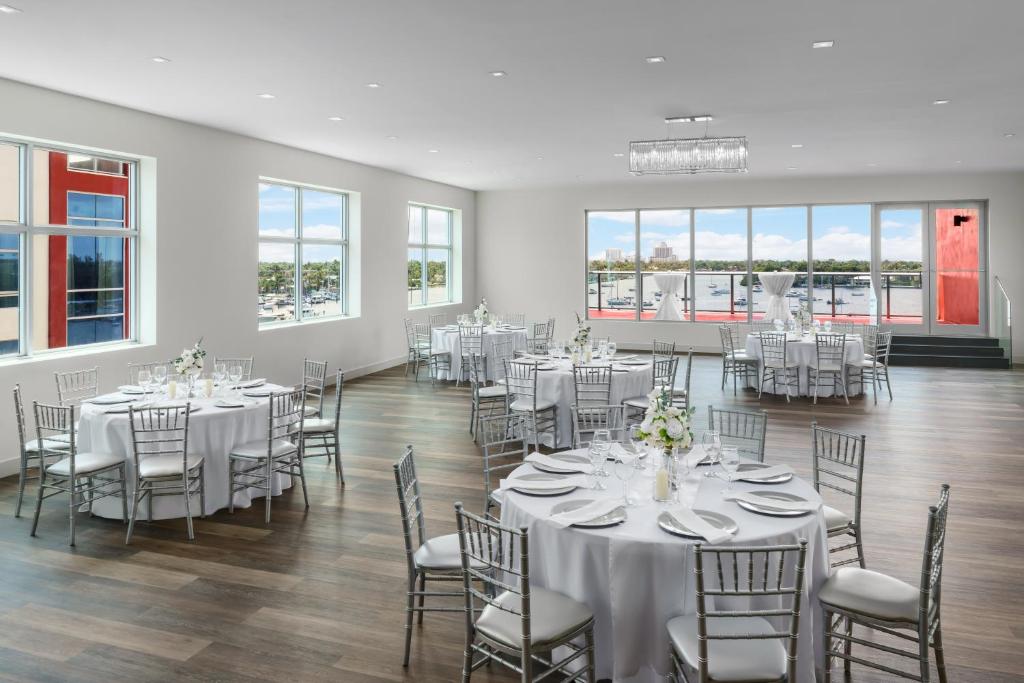 Banquet hall, Costa Hollywood Beach Resort - An All-Suite Hotel in Hollywood (FL)