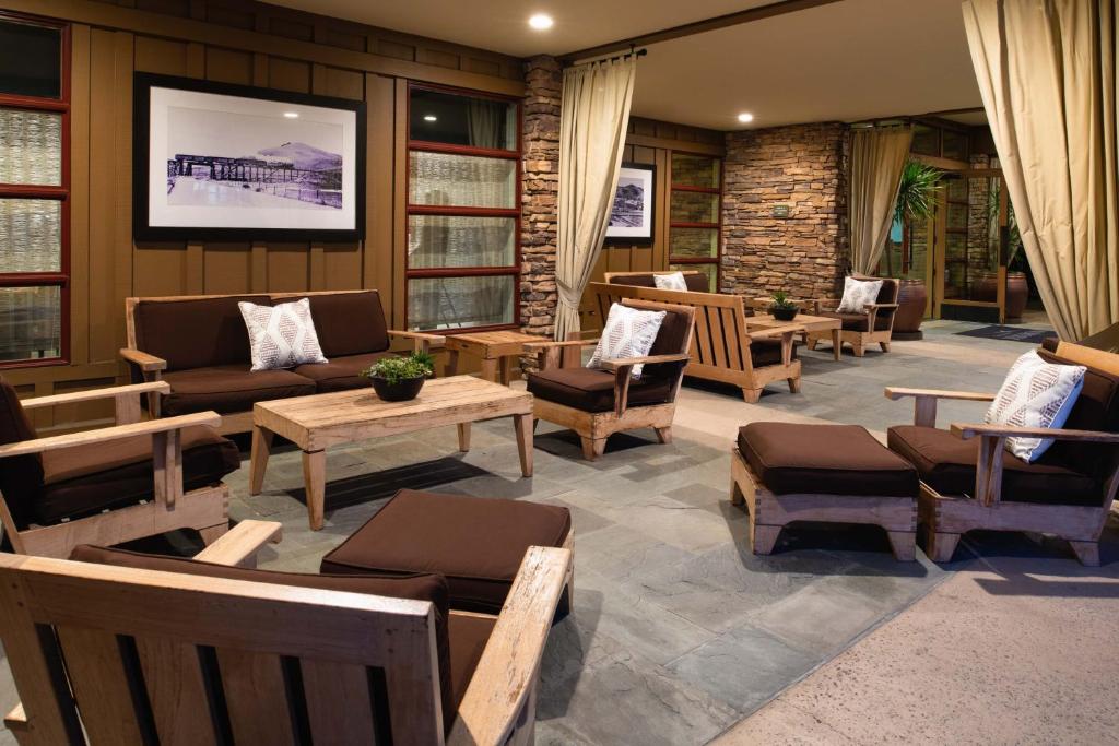 Shared lounge/TV area