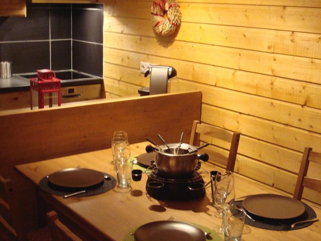 Duplex authentique 6 pers au cœur de Val Thorens avec balcon, local à ski, et box en option - FR-1-545-40 - 3