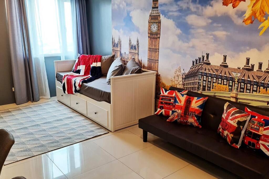 London themed in Princeton Residences — Hotel in Manila