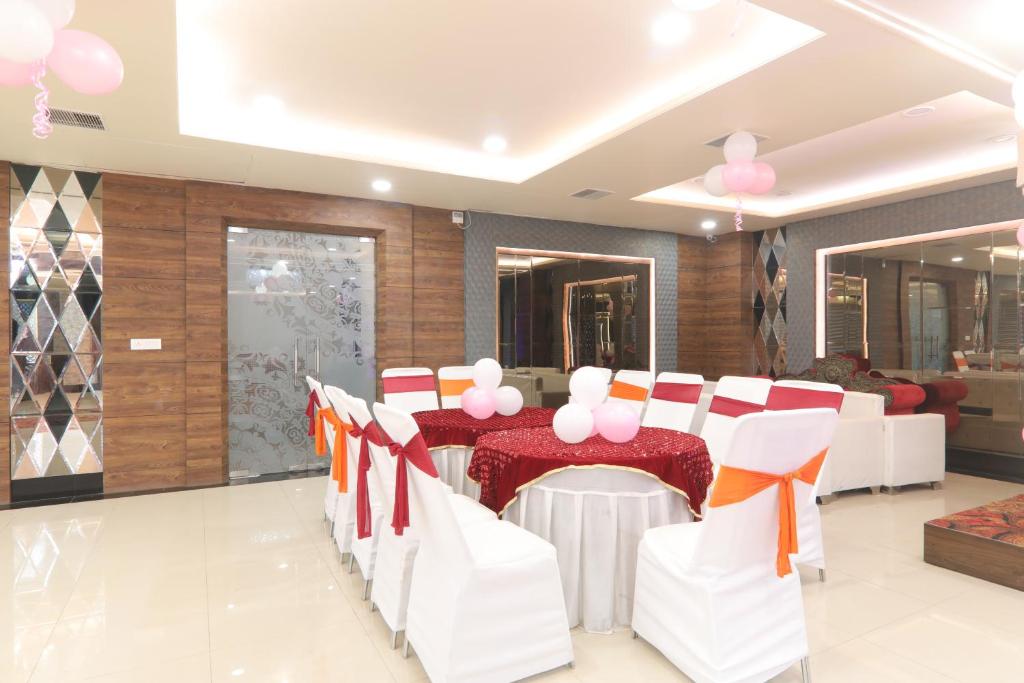 the ashiyana residency Amausi Airport hotel photo