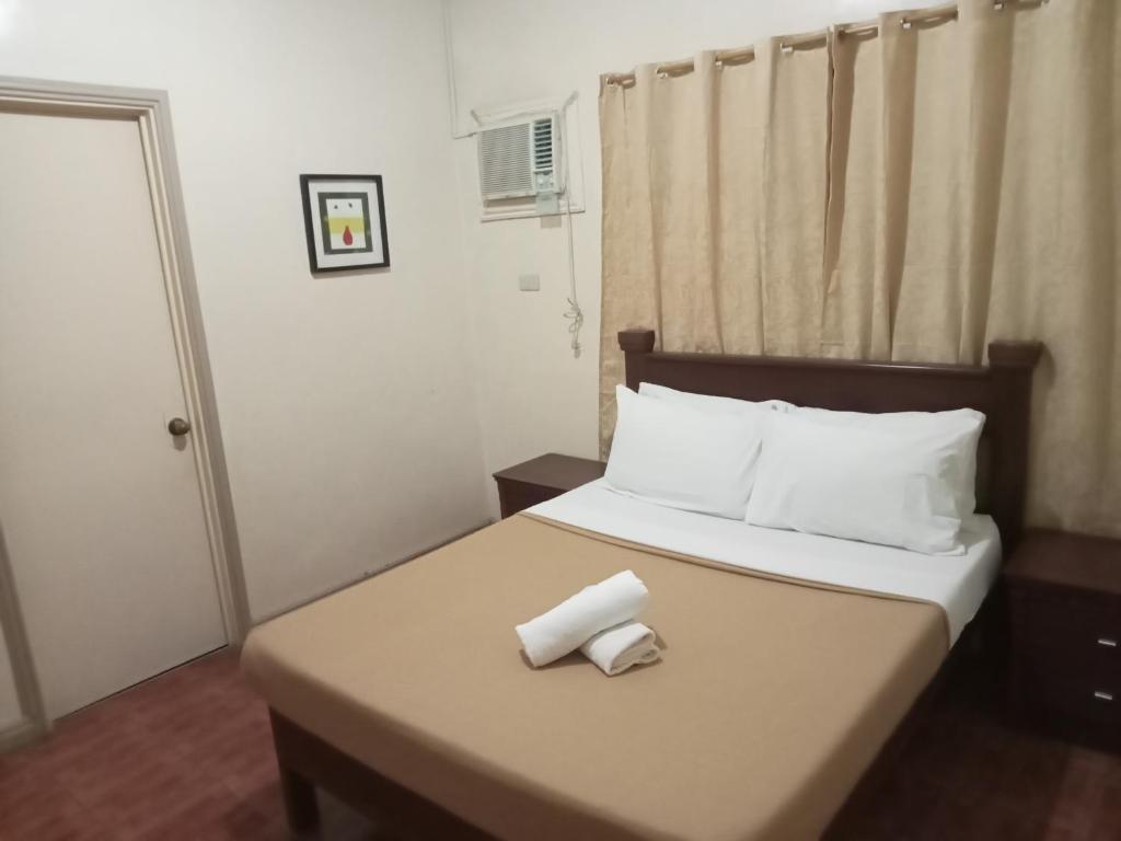 RedDoorz @ Casa Marabella Villamonte Bacolod City photo