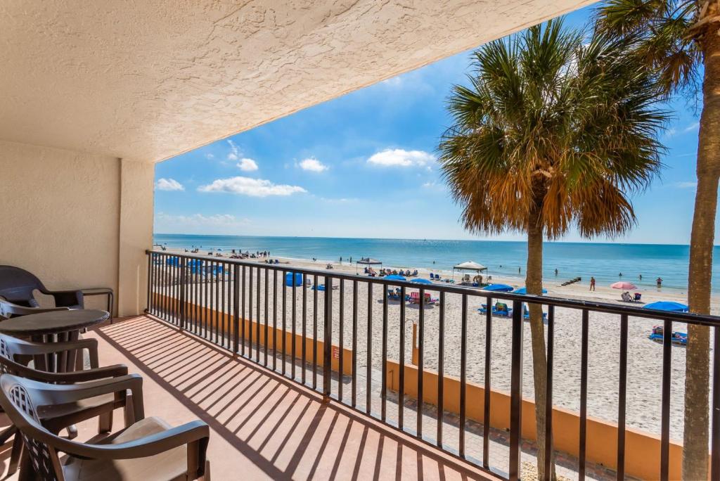 Direct Beachfront Value - 3b 2b - Las Brisas #104, St Pete Beach