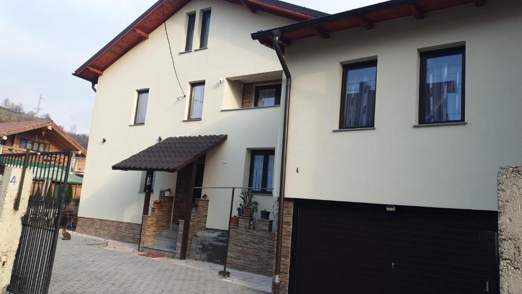 Dumi's House — Hotel in Borsa