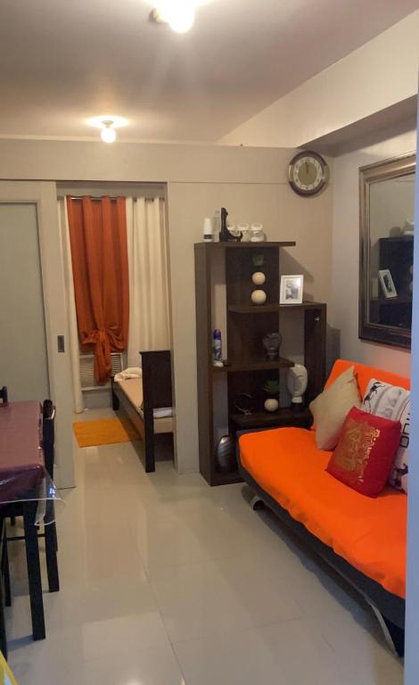 The Right Key @ Sea Residences — Hotel in Manila