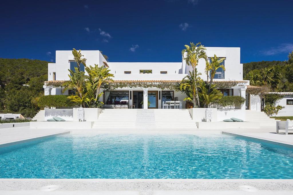 Impressive Ibiza Villa El Zafiro 6 Bedrooms Private Gym & Views - 2