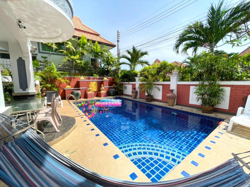 MADEE VILLA - PATTAYA HOLIDAY HOUSE WALKING STREET 6 bedrooms photo