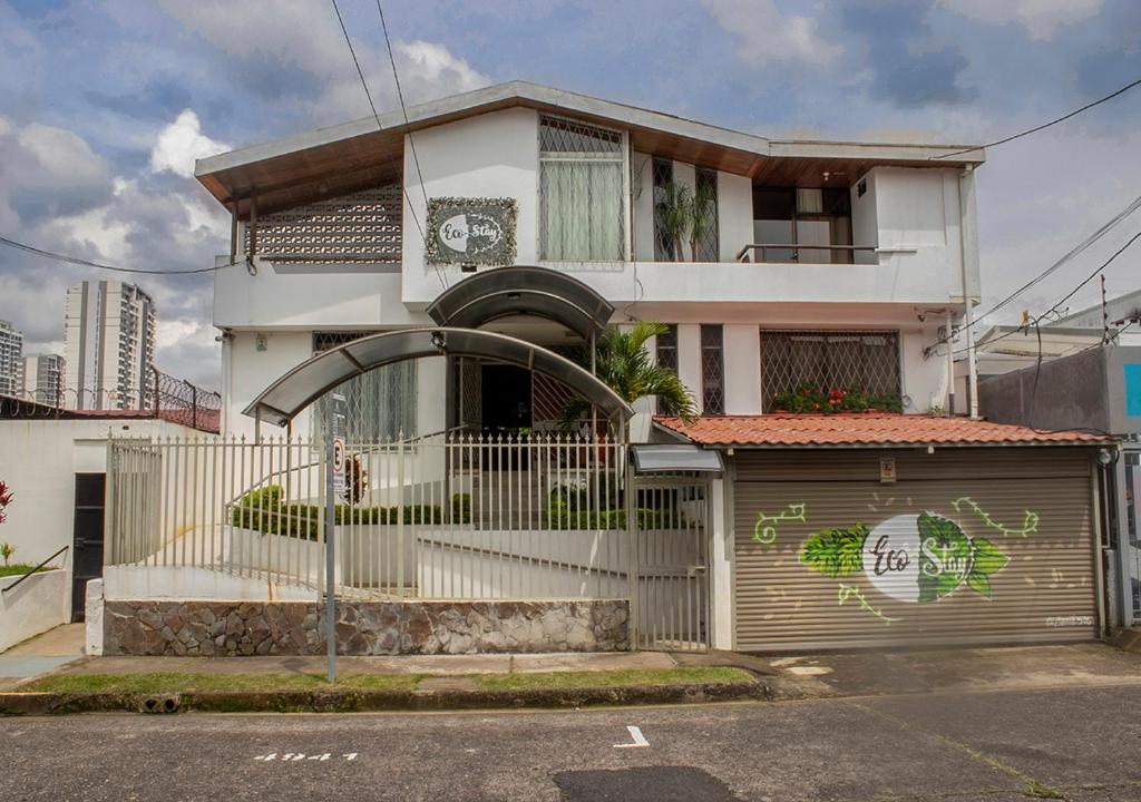 Eco Stay Hostel — Hotel in San Jose