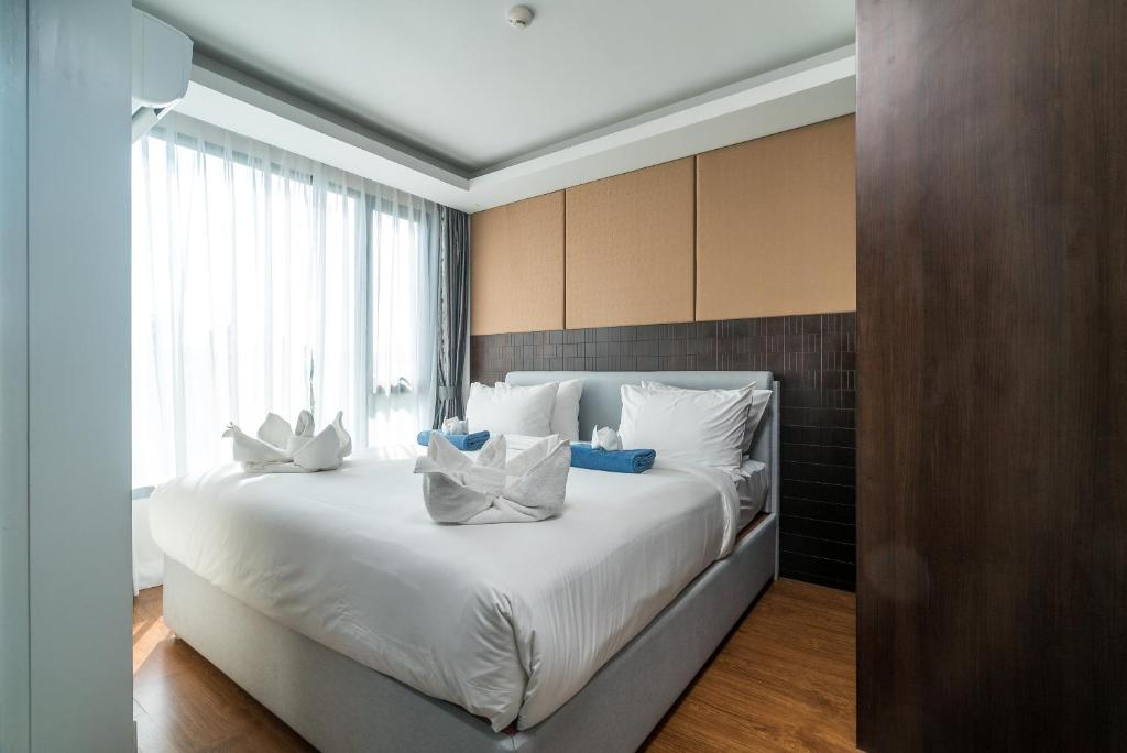 Apartment at Aristo Surin by Lofty photo