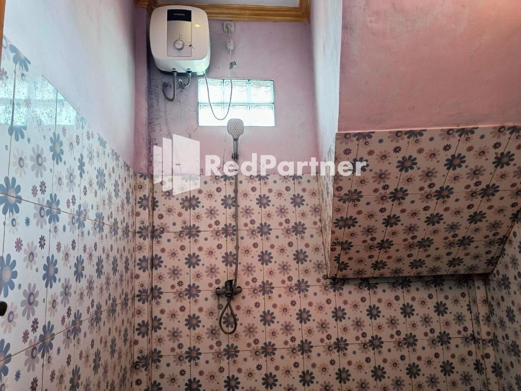 Jogo Segoro Homestay RedPartner near Pantai Sundak Gunungkidul photo