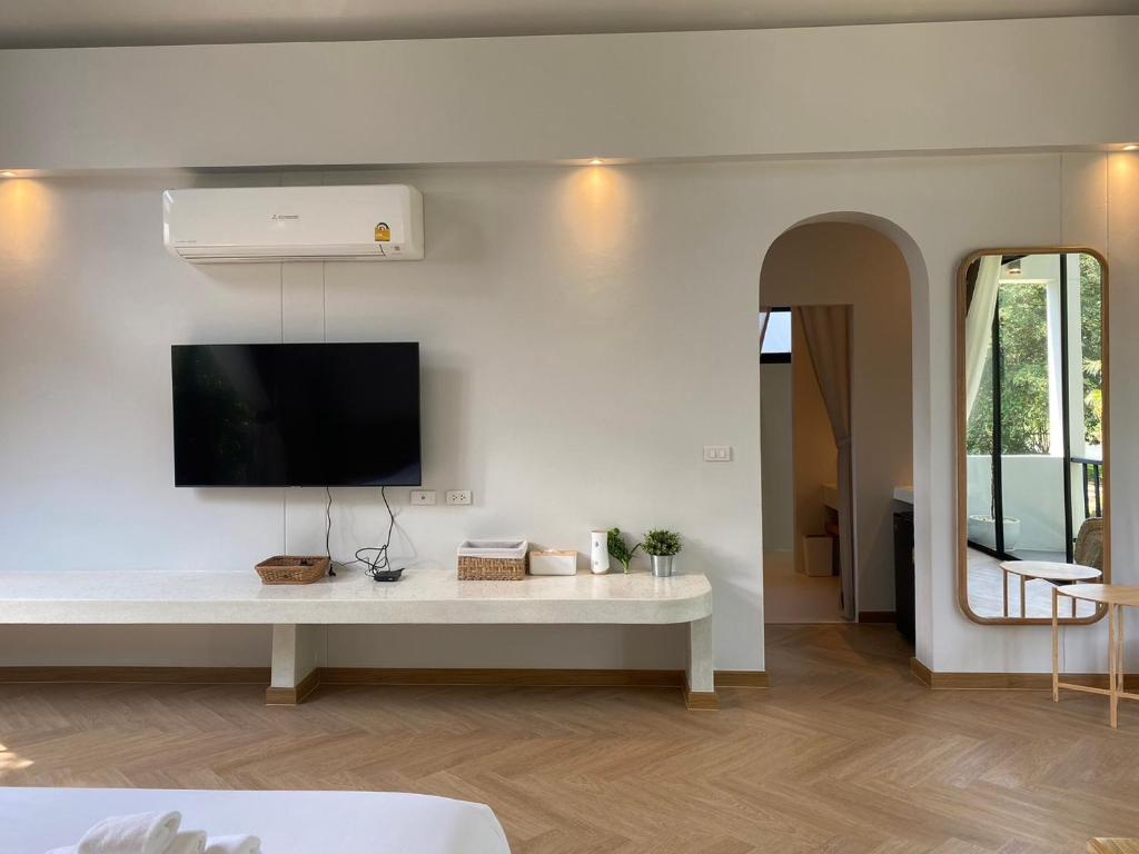 ห้องส่วนกลางสำหรับนั่งเล่น/ดูทีวี