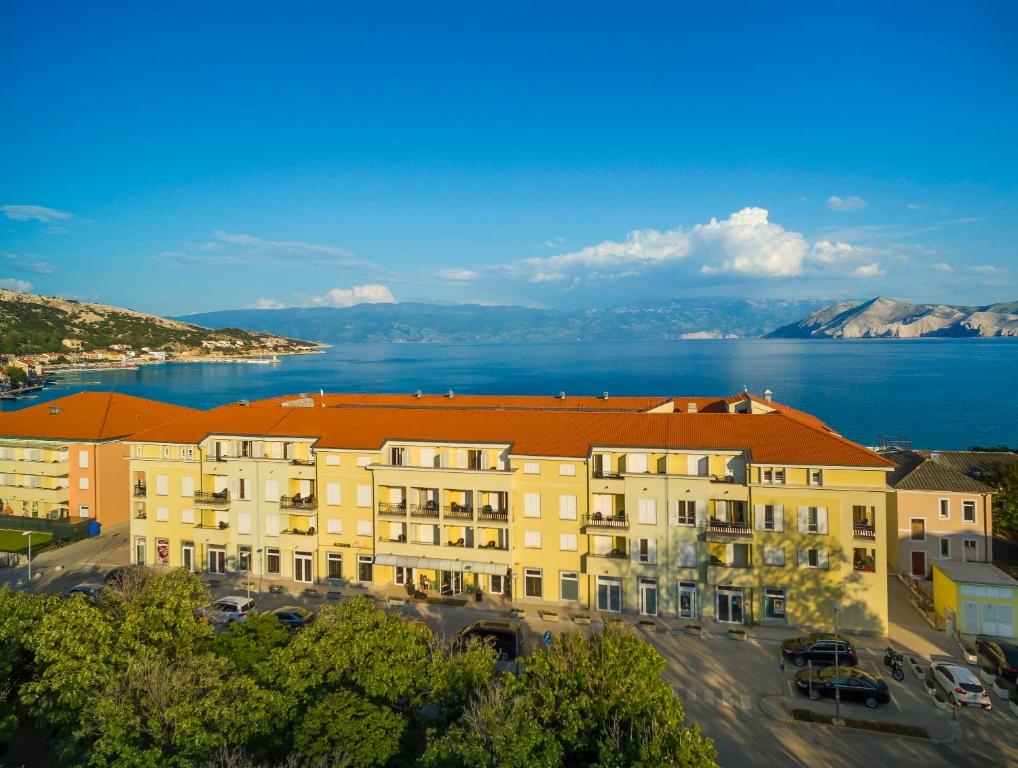 Valamar Atrium Baska Residence — Hotel in Baska