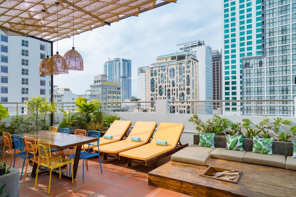 アズーラ ゴールド ホテル アンド アパートメント (AZURA GOLD HOTEL and APARTMENT) 外観