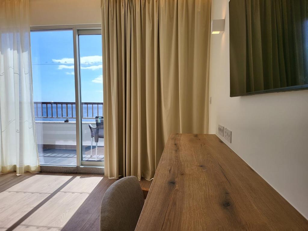 Hotel Royal Orchid — Hotel rooms in Caniço, Madeira