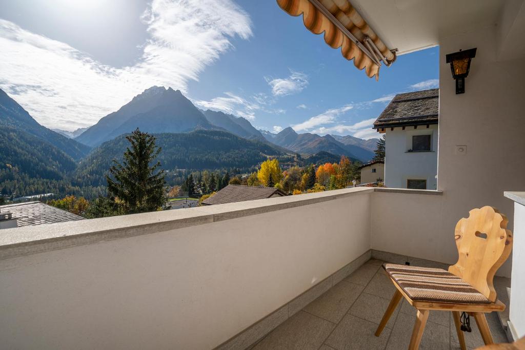 Chasa Nalains, Scuol