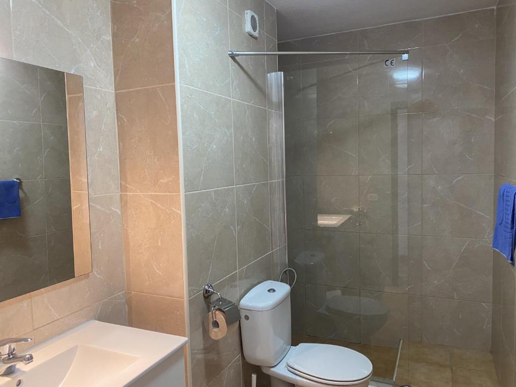 Apart Hotel 1 bed Apartment 14B2, Victoria Court 1, Los Cristianos, Tenerife - 3