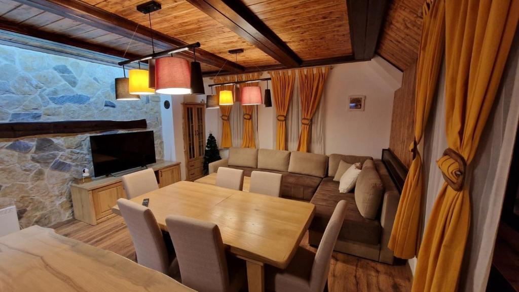 Ski House - 1