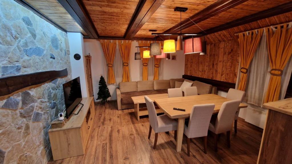 Ski House - 4