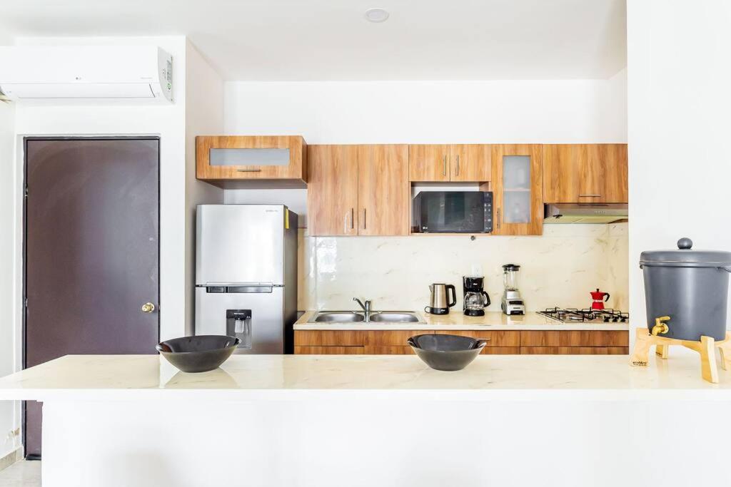 Lovely COZY Apt w/pool 2 Bedrooms. Great location! photo
