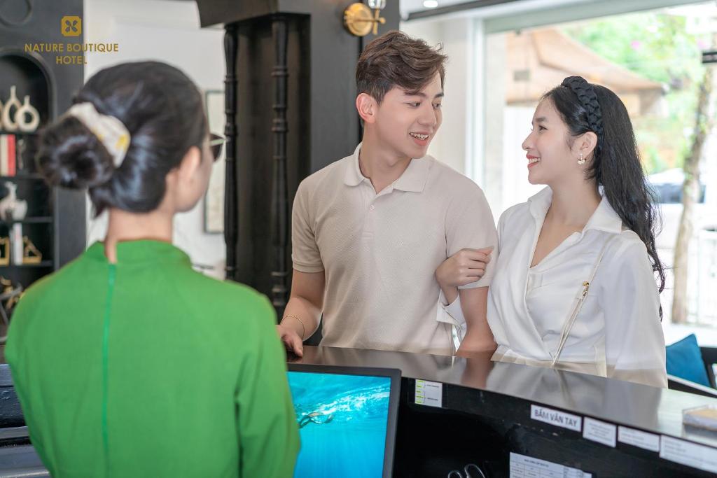 フロント・ロビー